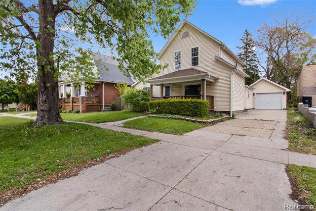 front view picture of 1914 Court St, Port Huron, MI. 48060