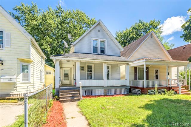 front view picture of 1712 Court St, Port Huron, MI. 48060