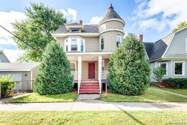 front view picture of 1414 Court St, Port Huron, MI. 48060
