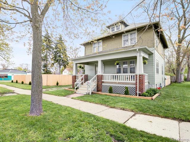 front view picture of 1308 Court St, Port Huron, MI. 48060