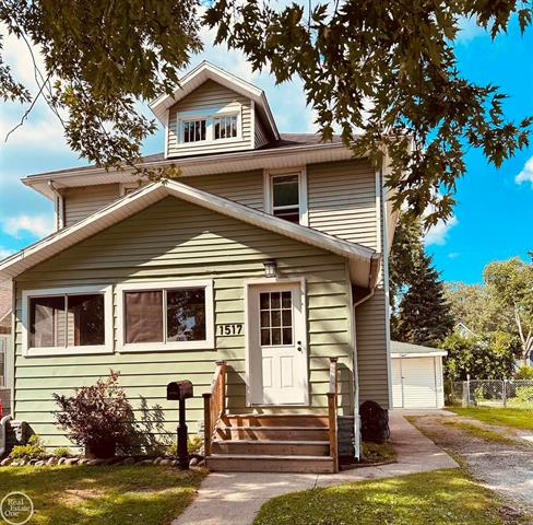front view picture of 1517 Court St, Port Huron, MI. 48060