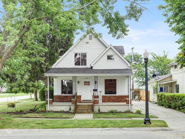 front view picture of 804 Court St, Port Huron, MI. 48060