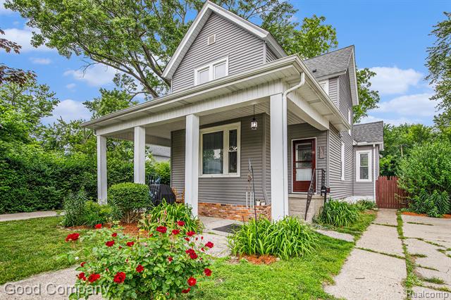 front view picture of 1419 Court St, Port Huron, MI. 48060