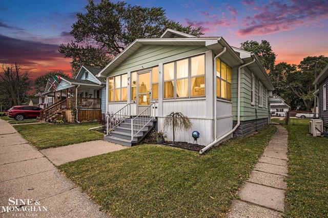 front view picture of 1317 Court St, Port Huron, MI. 48060