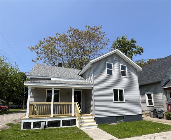 front view picture of 1015 Court St, Port Huron, MI. 48060
