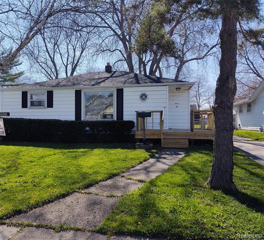 front view picture of 1013 16Th St, Port Huron, MI. 48060