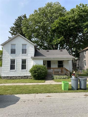 front view picture of 1123 Gillett St, Port Huron, MI. 48060