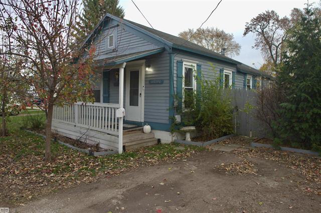 front view picture of 1107 Glenwood Ave, Port Huron, MI. 48060