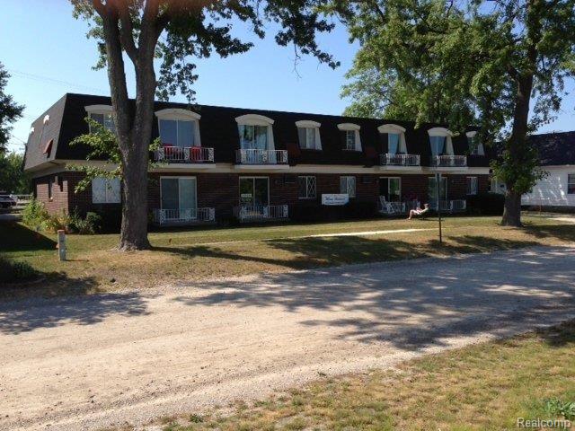 front view picture of 815 Fort St, Port Huron, MI. 48060