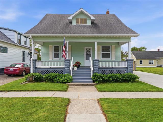 front view picture of 1328 Wells St, Port Huron, MI. 48060