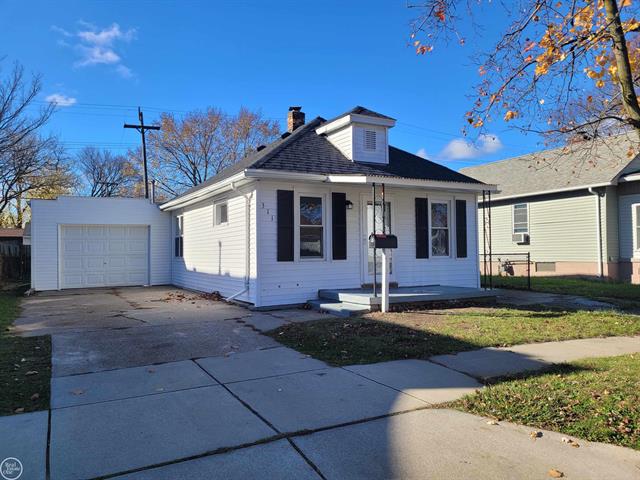 front view picture of 311 16Th St, Port Huron, MI. 48060