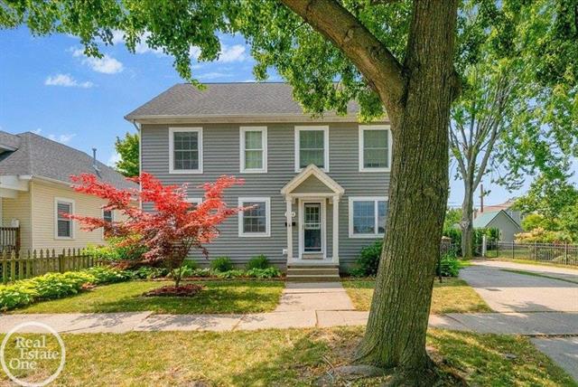 front view picture of 1216 Young St, Port Huron, MI. 48060