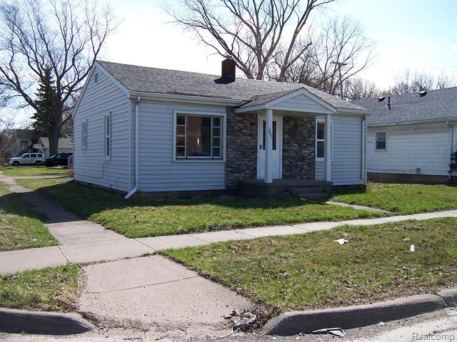 front view picture of 2002 16Th St, Port Huron, MI. 48060