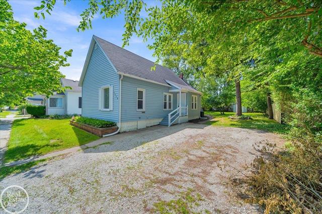 front view picture of 1118 Bancroft St, Port Huron, MI. 48060