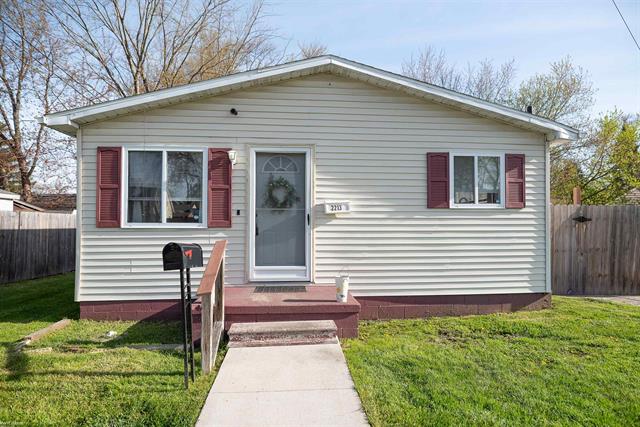 front view picture of 2213 Minnie St, Port Huron, MI. 48060