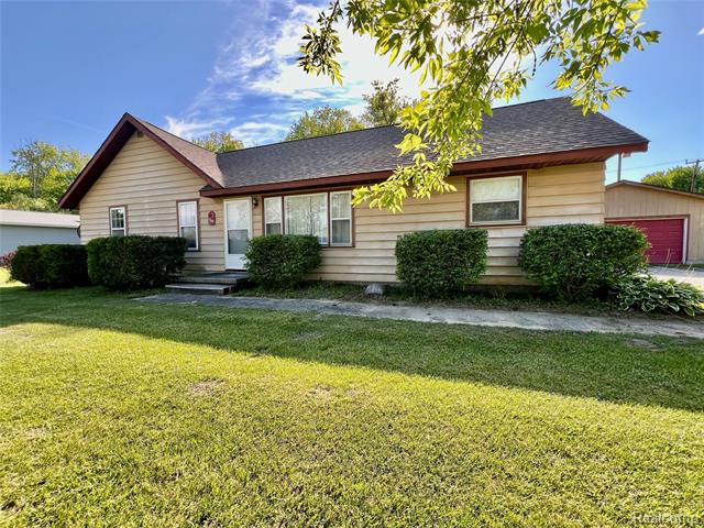 front view picture of 1865 Range Rd, Smiths Creek, MI. 48074