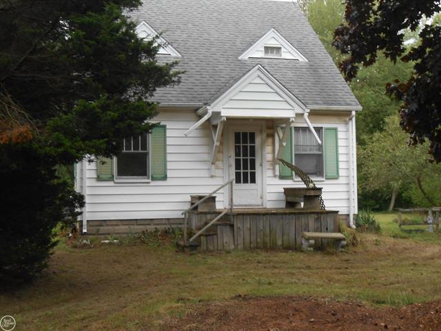 front view picture of 2970 N Range Rd, Port Huron, MI. 48060