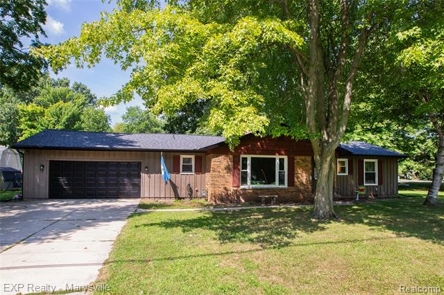 front view picture of 2981 Harwood Dr, Smiths Creek, MI. 48074