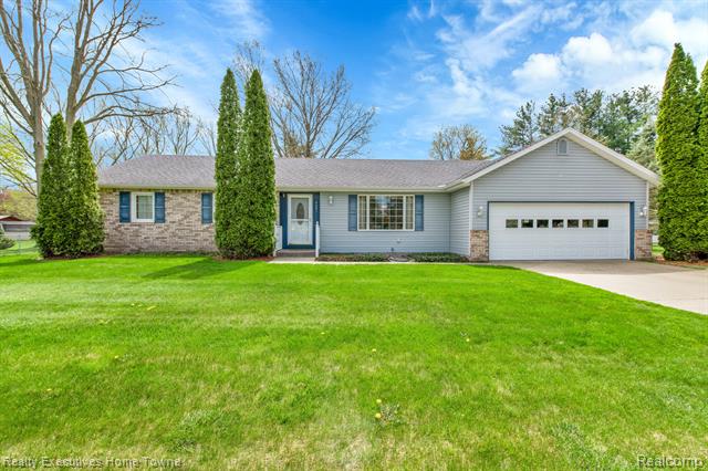 front view picture of 4681 Buckingham Dr, Port Huron, MI. 48060