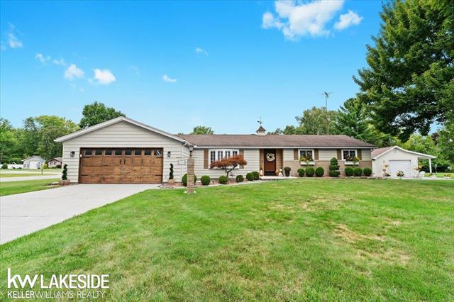 front view picture of 4450 Canterbury Dr, Port Huron, MI. 48060