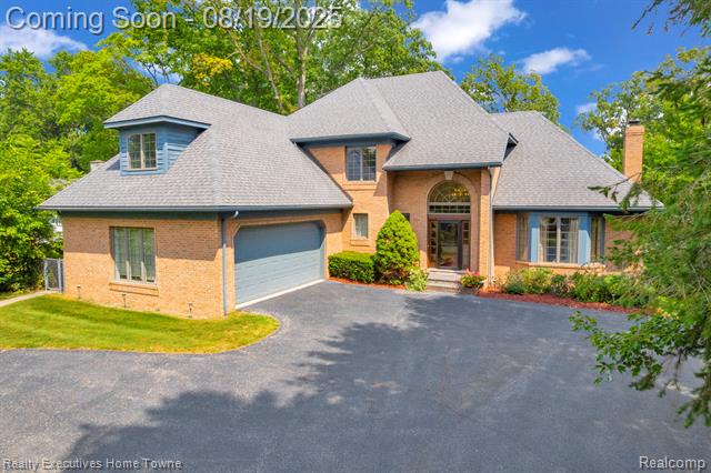 front view picture of 2620 Strawberry Ln, Port Huron, MI. 48060