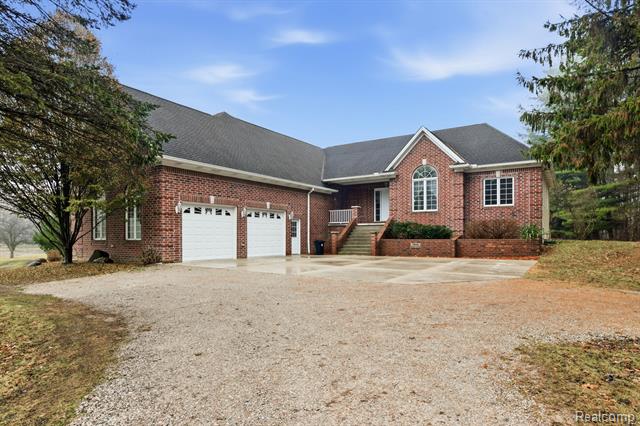 front view picture of 7669 Rynn Rd, Avoca, MI. 48006