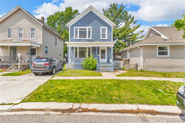 front view picture of 917 St Clair St, Port Huron, MI. 48060