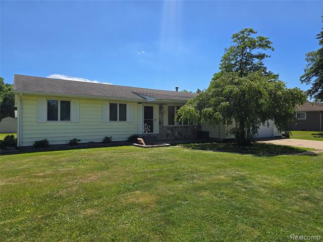 front view picture of 5279 Robinwood Dr, North Street, MI. 48049