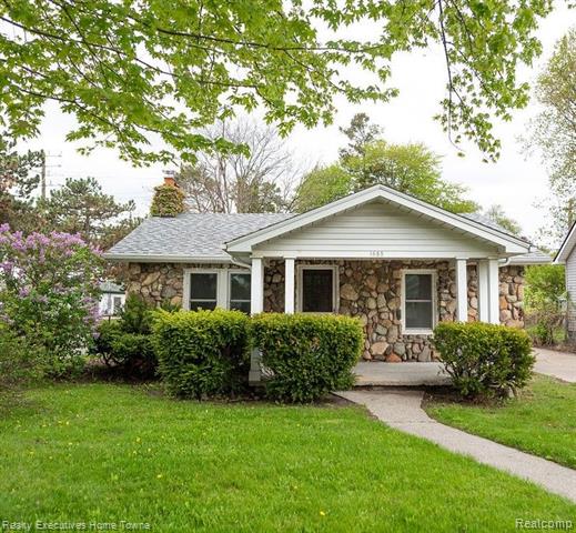 front view picture of 1635 Garfield St, Port Huron, MI. 48060