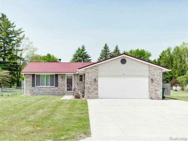 front view picture of 3153 Hidden Valley Dr, Port Huron, MI. 48060