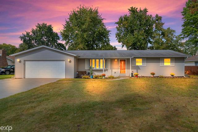 front view picture of 4460 Cambridge Dr, Port Huron, MI. 48060