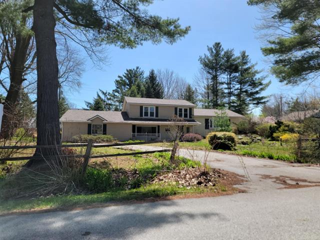 front view picture of 4025 Aletha Ln, Port Huron, MI. 48060