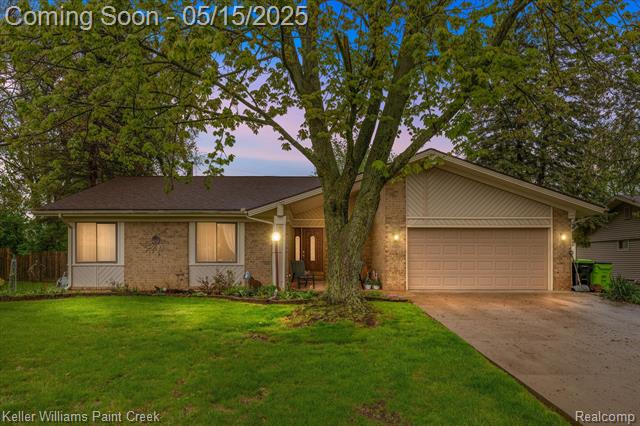 front view picture of 22548 Heatherwoode Dr, Novi, MI. 48375