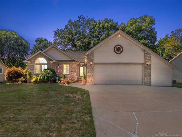 front view picture of 3221 Fanone Dr, Port Huron, MI. 48060