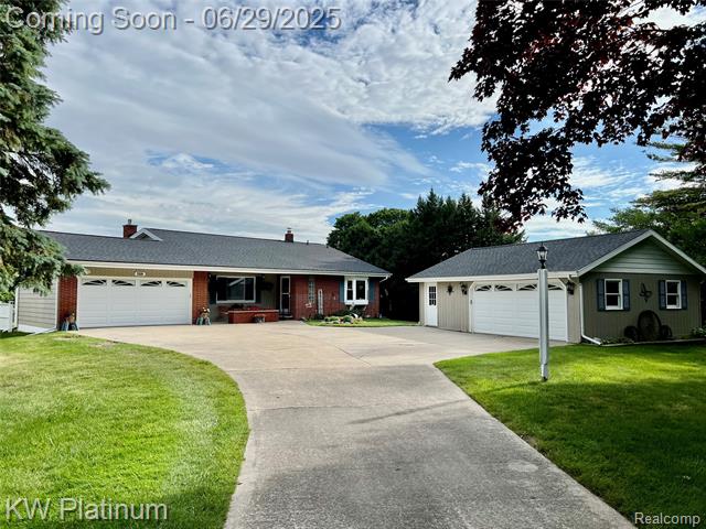 front view picture of 2339 Woodstock Dr, Port Huron, MI. 48060