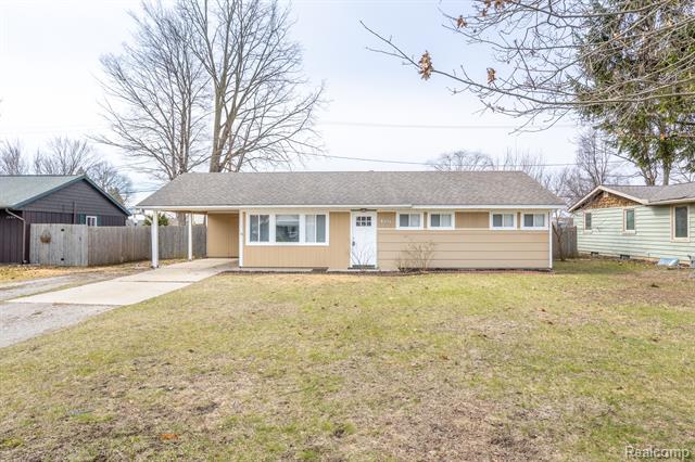 front view picture of 2353 Riverside Dr, Port Huron, MI. 48060