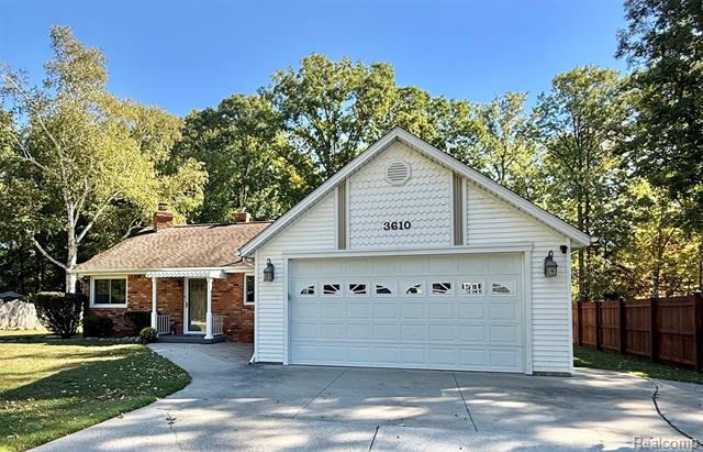 front view picture of 3610 State Rd, Fort Gratiot, MI. 48059