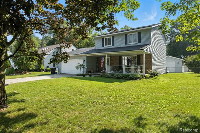 front view picture of 3544 Old Farm Ln, Fort Gratiot, MI. 48059