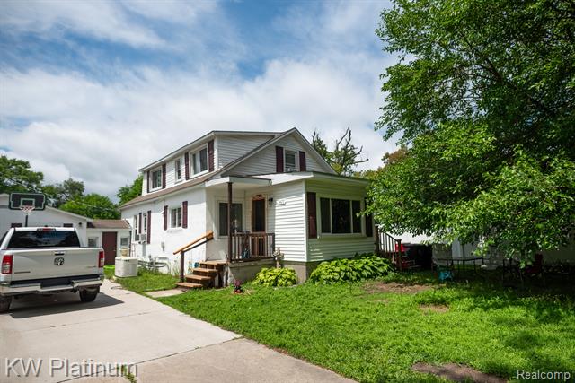front view picture of 3427 Elk St, Port Huron, MI. 48060