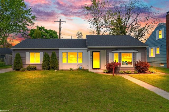 front view picture of 3444 Maple St, Port Huron, MI. 48060