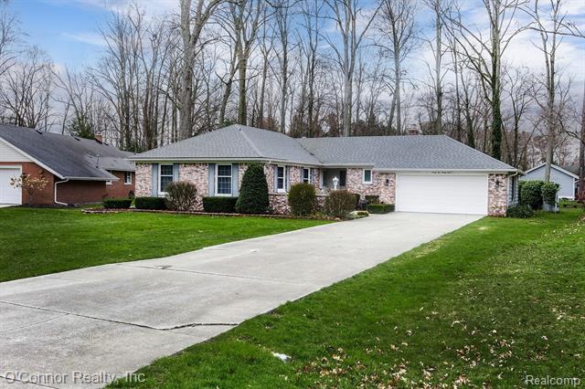 front view picture of 4291 Quaker Hill Dr, Fort Gratiot, MI. 48059