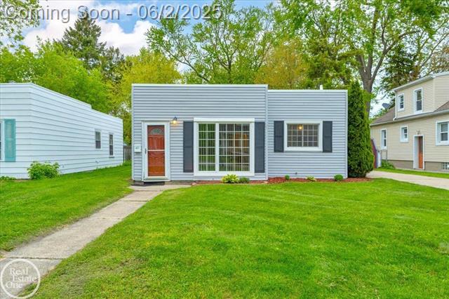 front view picture of 1011 Garfield St, Port Huron, MI. 48060