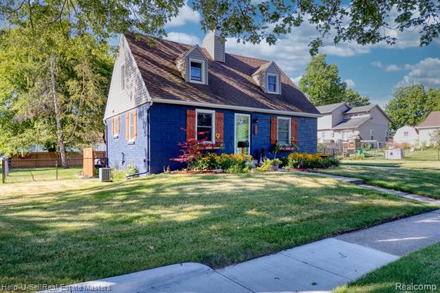 front view picture of 504 Garfield St, Port Huron, MI. 48060