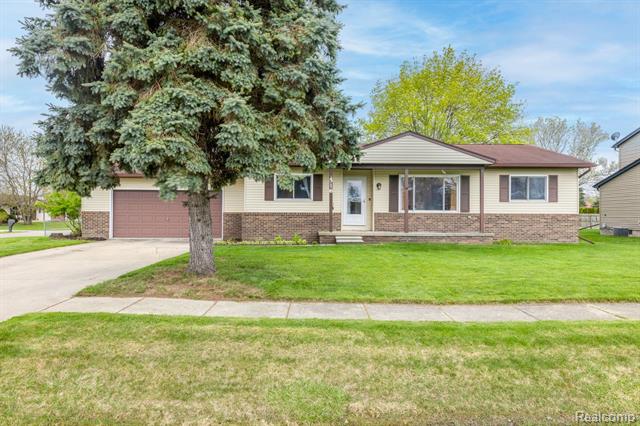 front view picture of 516 William G Dr, Capac, MI. 48014