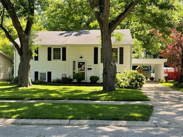 front view picture of 2852 Maple St, Port Huron, MI. 48060