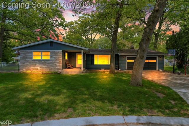 front view picture of 3365 Hickory Ln, Port Huron, MI. 48060