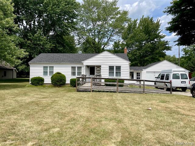 front view picture of 4134 North River Rd, Fort Gratiot, MI. 48059