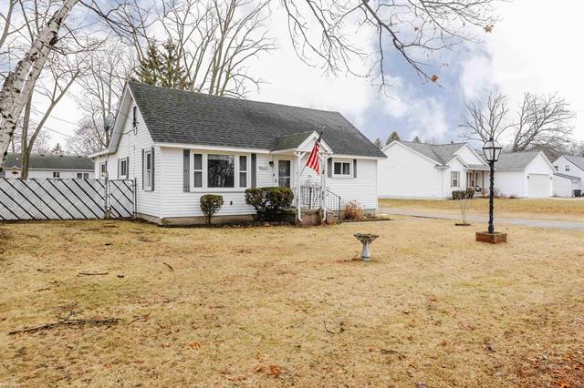 front view picture of 4033 Helen Ave, Fort Gratiot, MI. 48059
