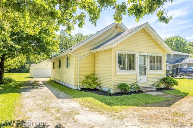 front view picture of 4112 Bonisteel Rd, Fort Gratiot, MI. 48059