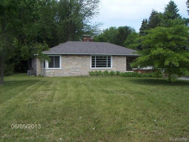 front view picture of 3174 North River Rd, Fort Gratiot, MI. 48059